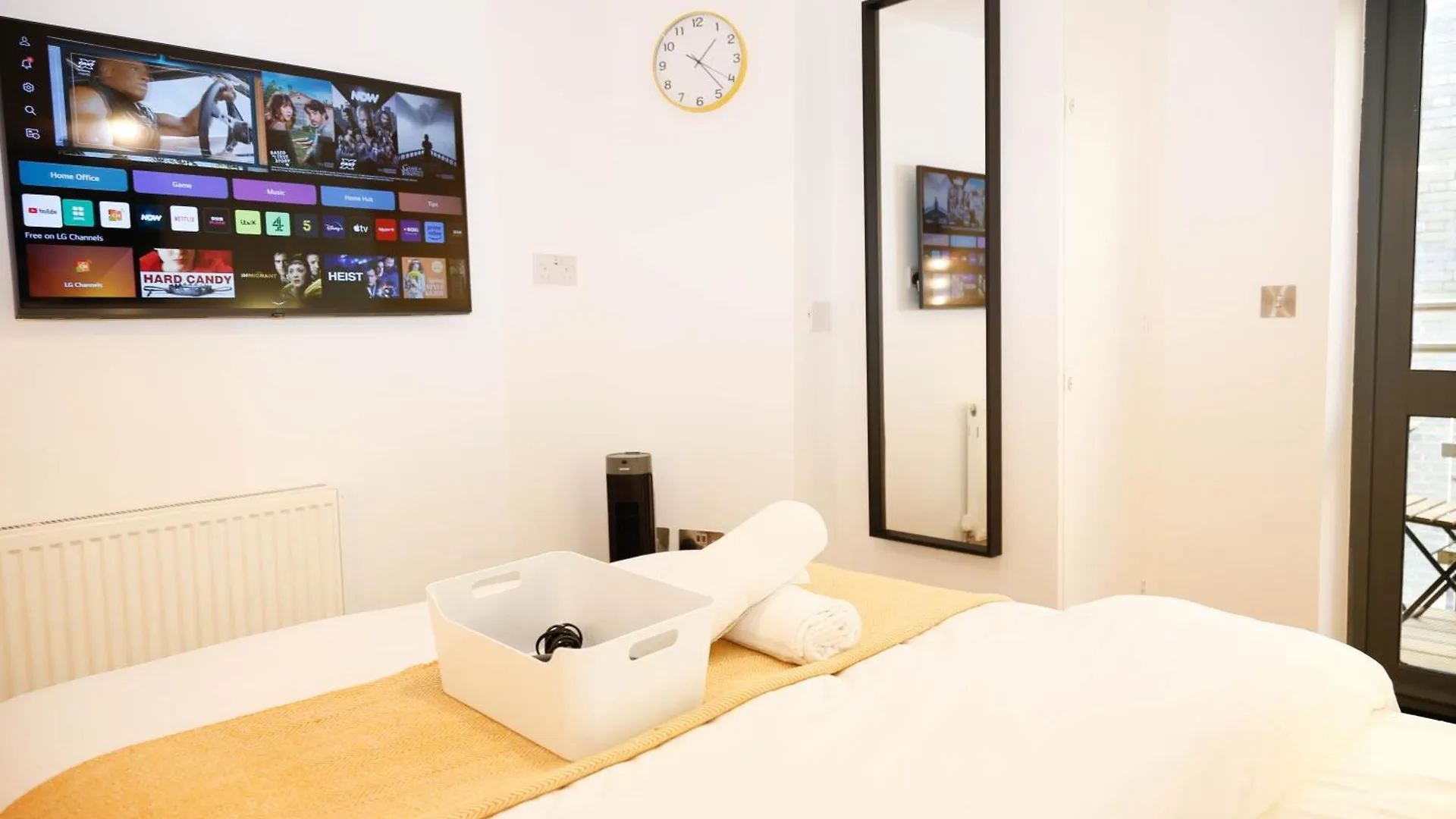 Privatunterkunft New Luxury Rooms In The Heart Of London Next To Shops, Cafes, Bars & Metro With Shared Bathrooms Großbritannien