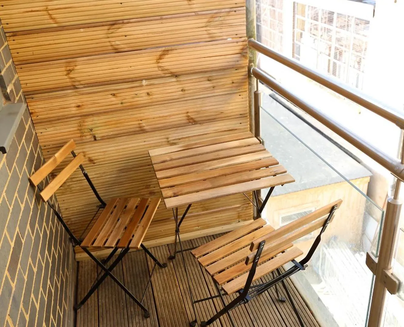 New Luxury Rooms In The Heart Of London Next To Shops, Cafes, Bars & Metro With Shared Bathrooms 0*,