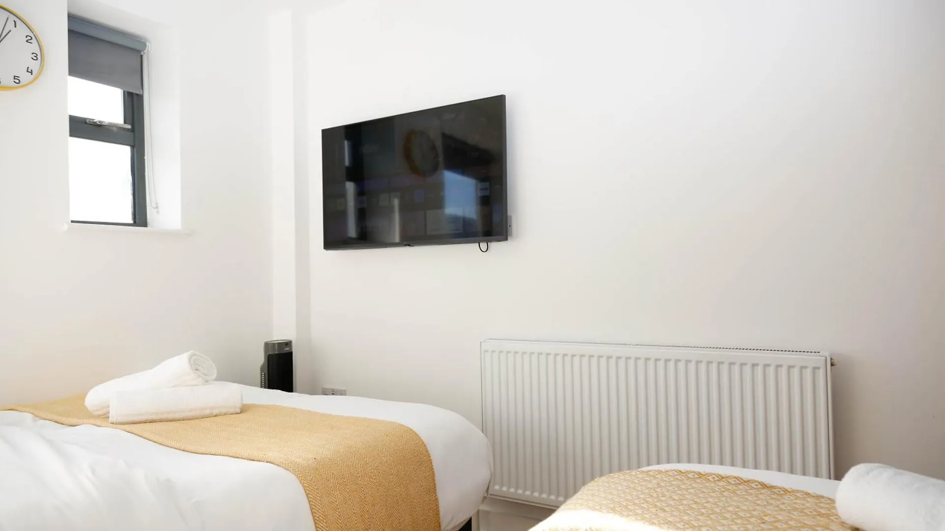 Privatunterkunft New Luxury Rooms In The Heart Of London Next To Shops, Cafes, Bars & Metro With Shared Bathrooms
