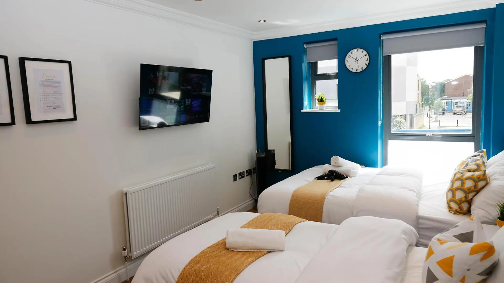 Privatunterkunft New Luxury Rooms In The Heart Of London Next To Shops, Cafes, Bars & Metro With Shared Bathrooms Großbritannien